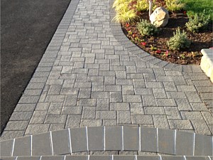 nicolock granite city stone ridge brick paver walkway walk front curved flared walk with landing
